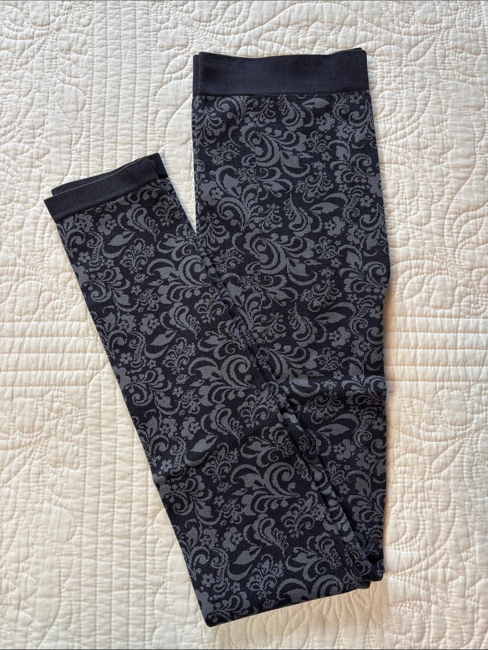 High-Rise Black and Gray Floral Jacquard Tights